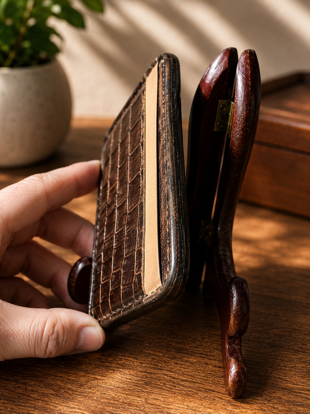 Limited Edition 1992 Embossed Leather Minimalist Card Holder Wallet – Handcrafted Saddle-Stitched Front Pocket Wallet by Grain & Grit Leather Co